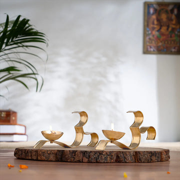 OM ΰ« Brass Oil Lamp Diya with Handle - Set of 2 (3 Inch)